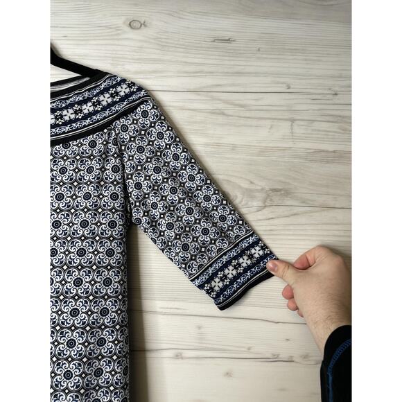 Max Studio Shirt Womens Small Blue White Boho Print Stretch Pullover 3/4 Sleeve - Picture 3 of 9